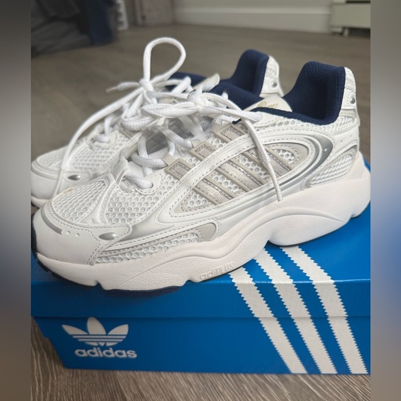 adidas Other - Adidas kids ozmillen sneaker